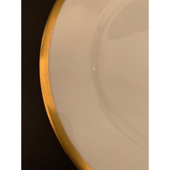 Vintage Hutschenreuther Favorite 10 1/8" Dinner Plate White with Thick Gold Band - Picture 3 of 5